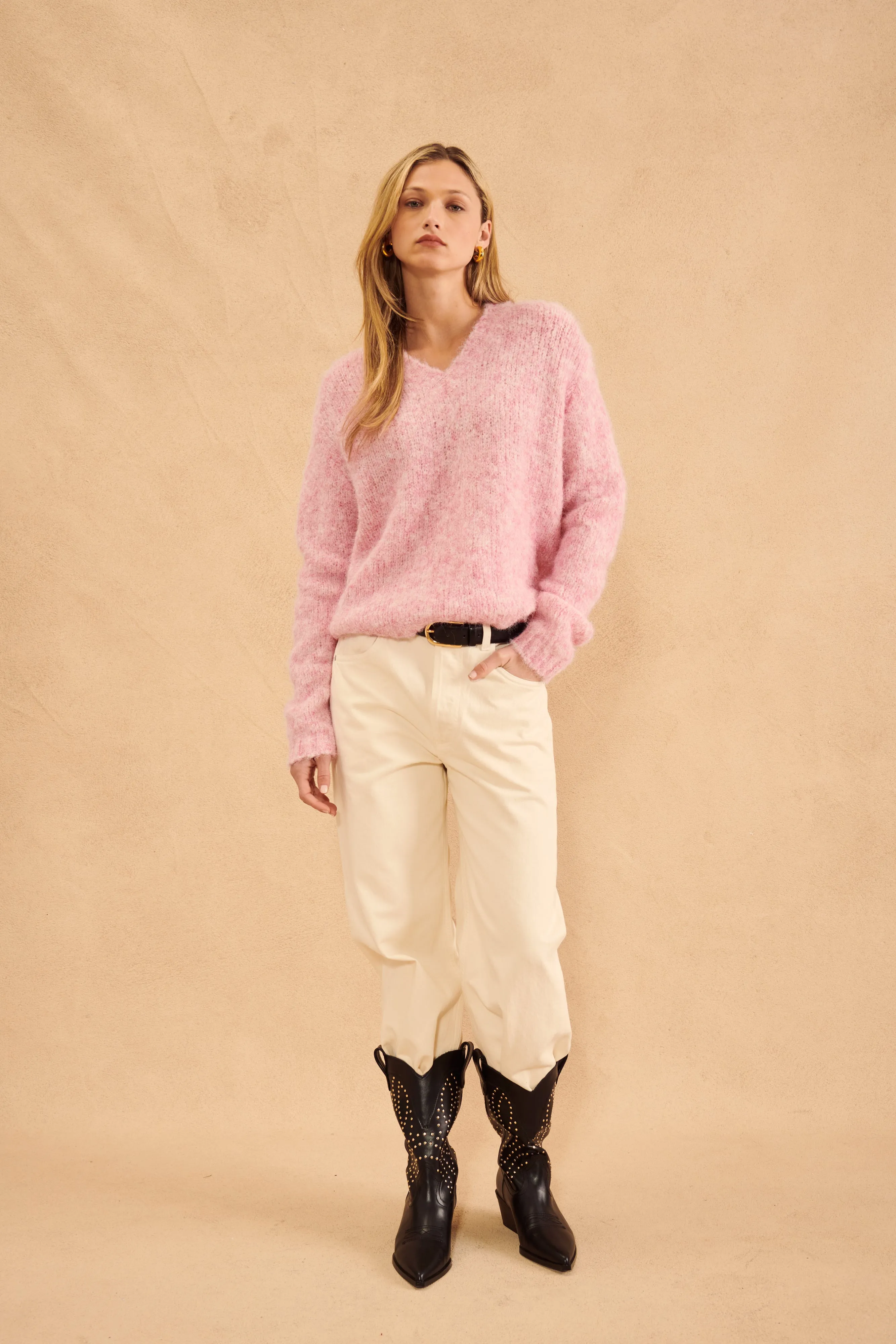 HARLAN FUZZY V-NECK SWEATER